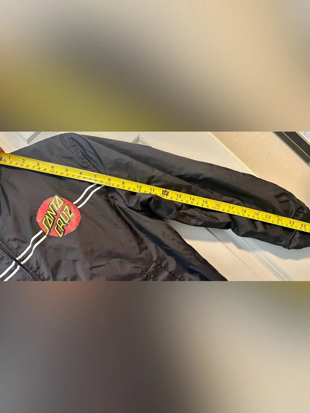 The Original Santa Cruz Skateboards Streetwear Kids Hooded Windbreaker Jacket XL
